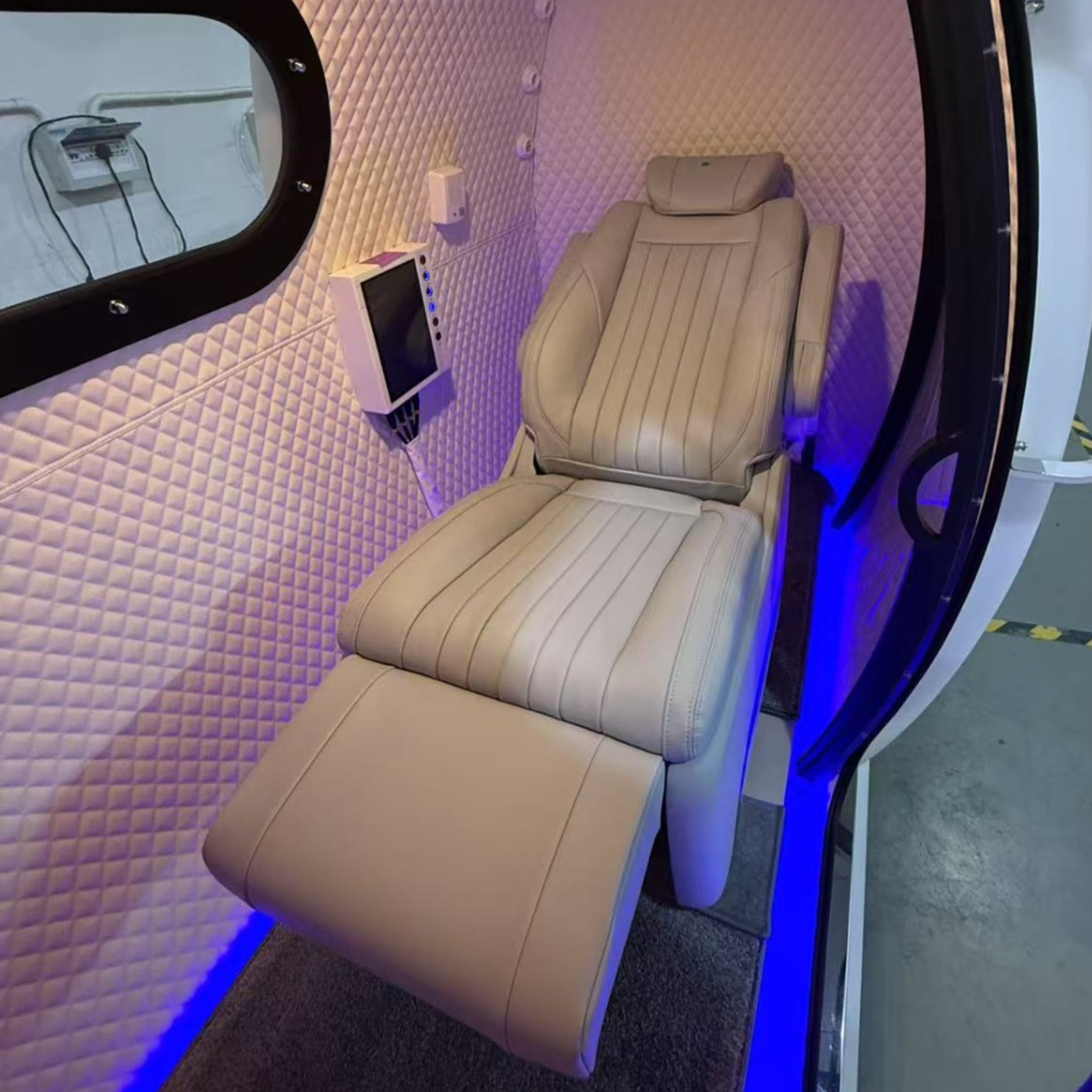 Macy-Pan HE5000 Fort Two-Person Hard-Shell Hyperbaric Chamber – recliner with blue lighting