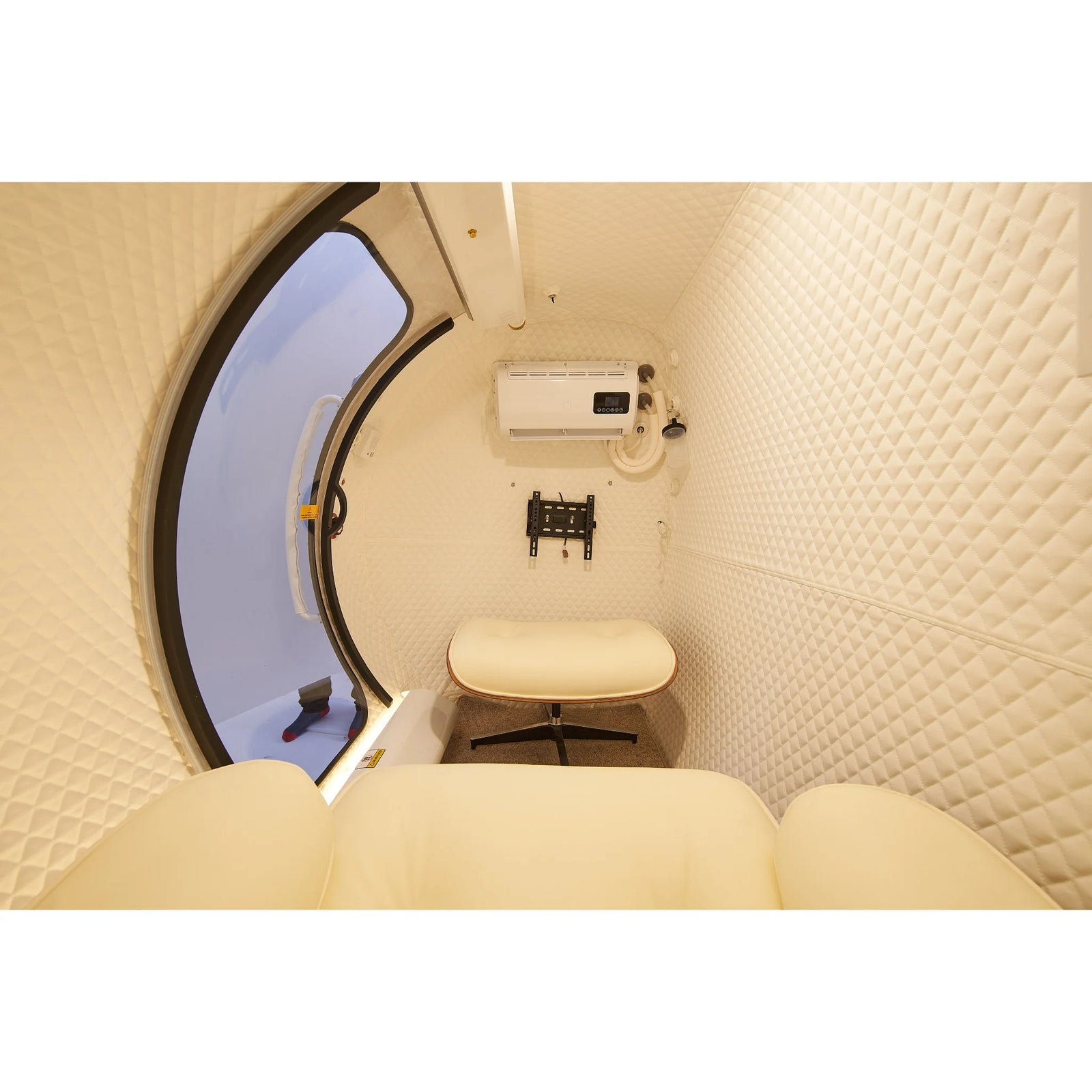 Macy-Pan HE5000 Mini Multiplace Hard-Shell Hyperbaric Chamber – interior with a window and footrest