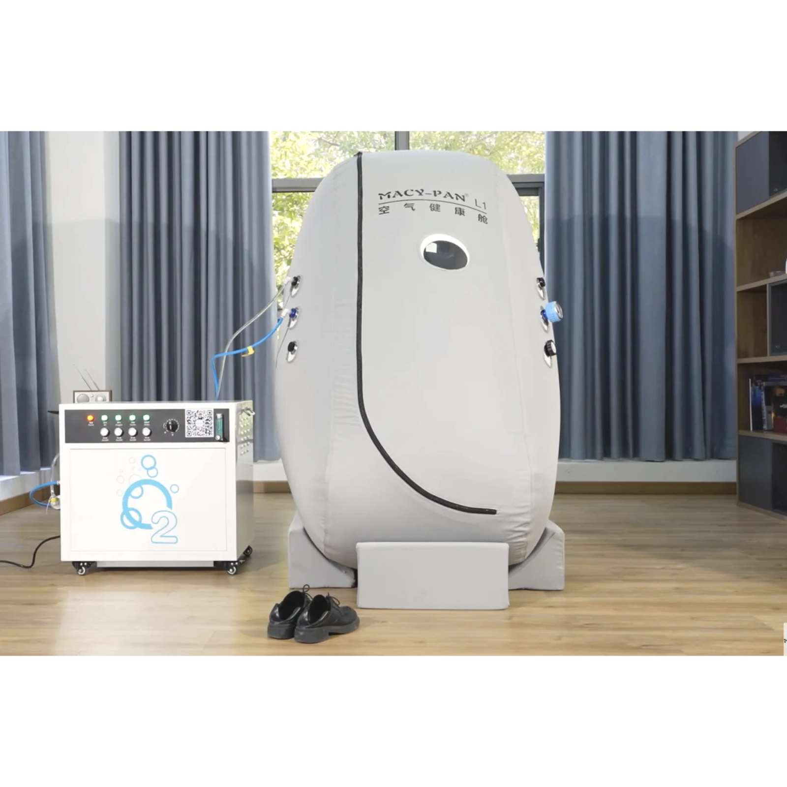 Macy-Pan L1 Sitting Hyperbaric Chamber – chamber next to a control unit