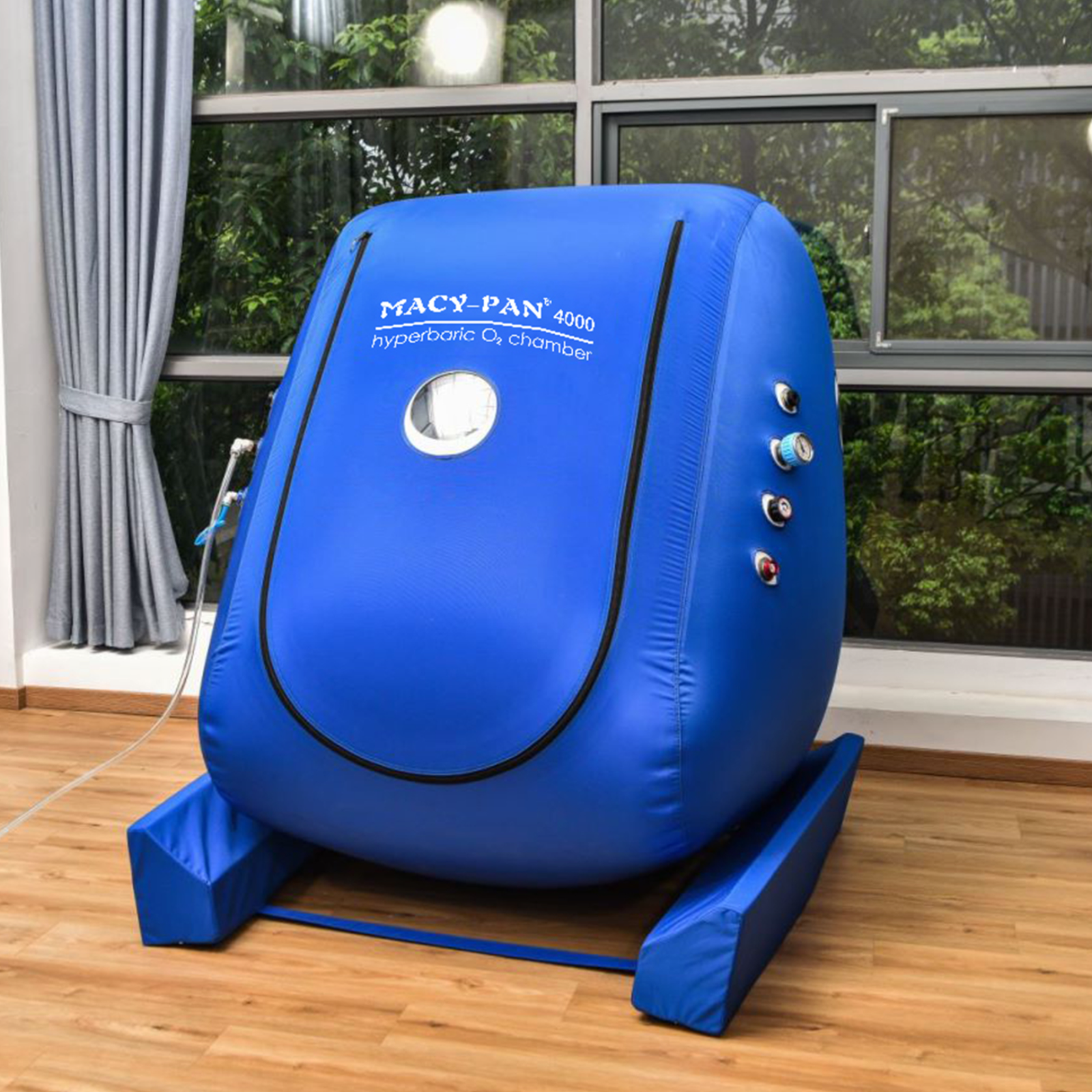 Macy-Pan MC4000 Wheelchair-Accessible Hyperbaric Chamber – chamber in a room with windows