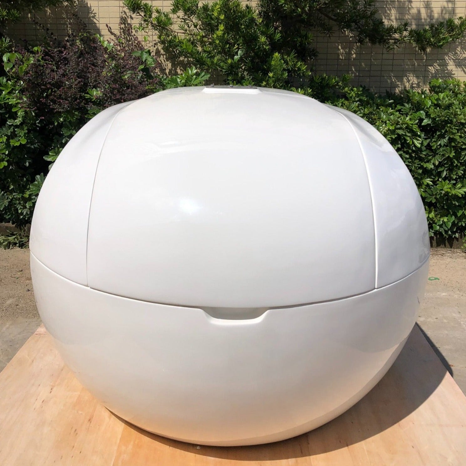 Dreampod Home Float Plus – Sleek, Insulated Float Tank for Home Wellness & Relaxation