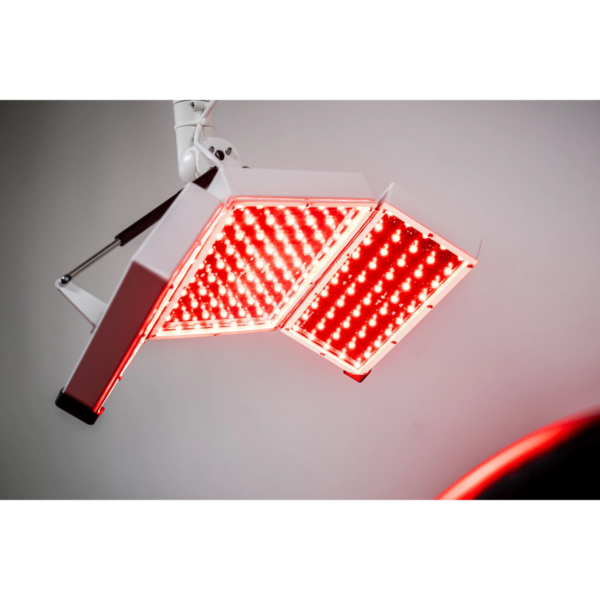 Body Balance System ApolloGLOW Red & Infrared Light Panel – red LED panel close-up