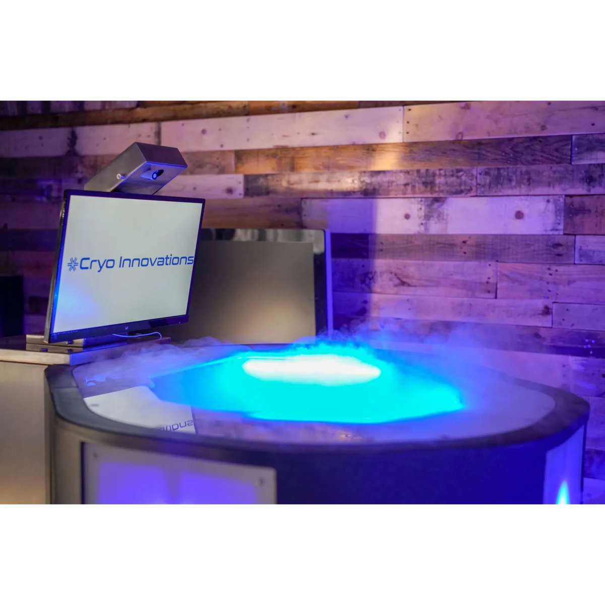 Cryo Innovations XR Cryo Chamber Lite – basin filled with glowing cold vapor