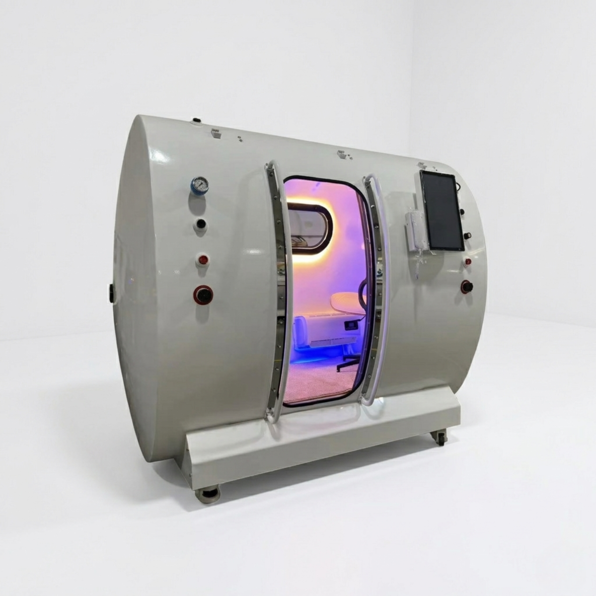 Macy-Pan HE5000 Fort Two-Person Hard-Shell Hyperbaric Chamber – gray chamber at an angle