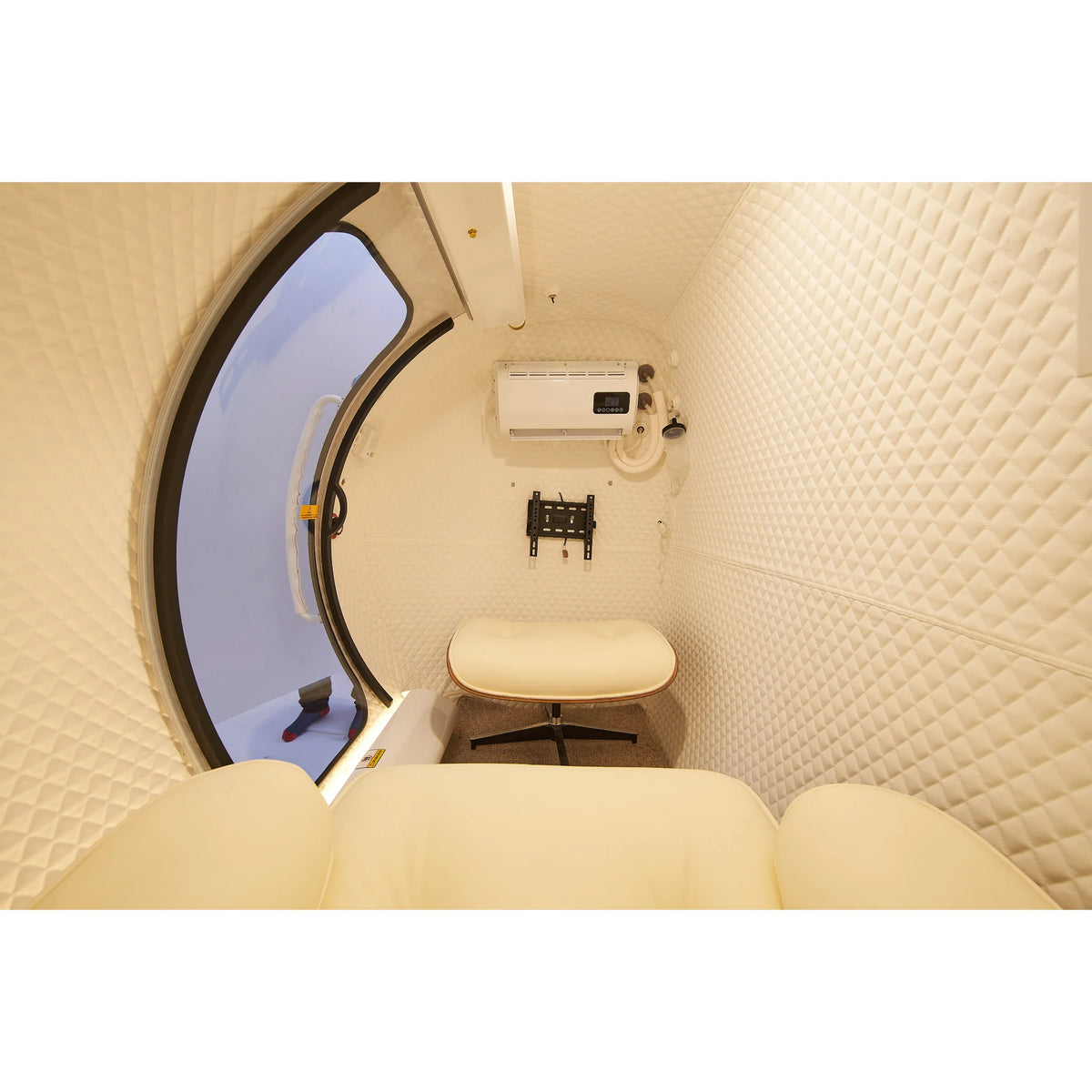 Macy-Pan HE5000 Mini Multiplace Hard-Shell Hyperbaric Chamber – interior with a window and footrest