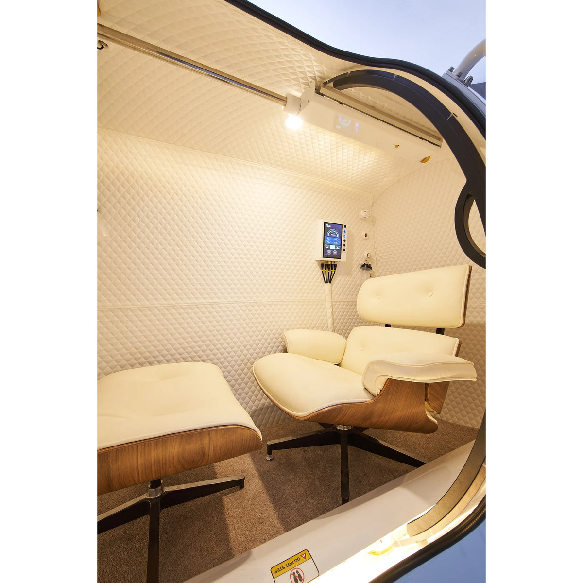 Macy-Pan HE5000 Mini Multiplace Hard-Shell Hyperbaric Chamber – lounge chair inside from another angle