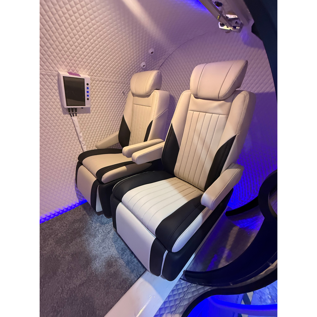 Macy-Pan HE5000 Mini Multiplace Hard-Shell Hyperbaric Chamber – seats with blue lighting