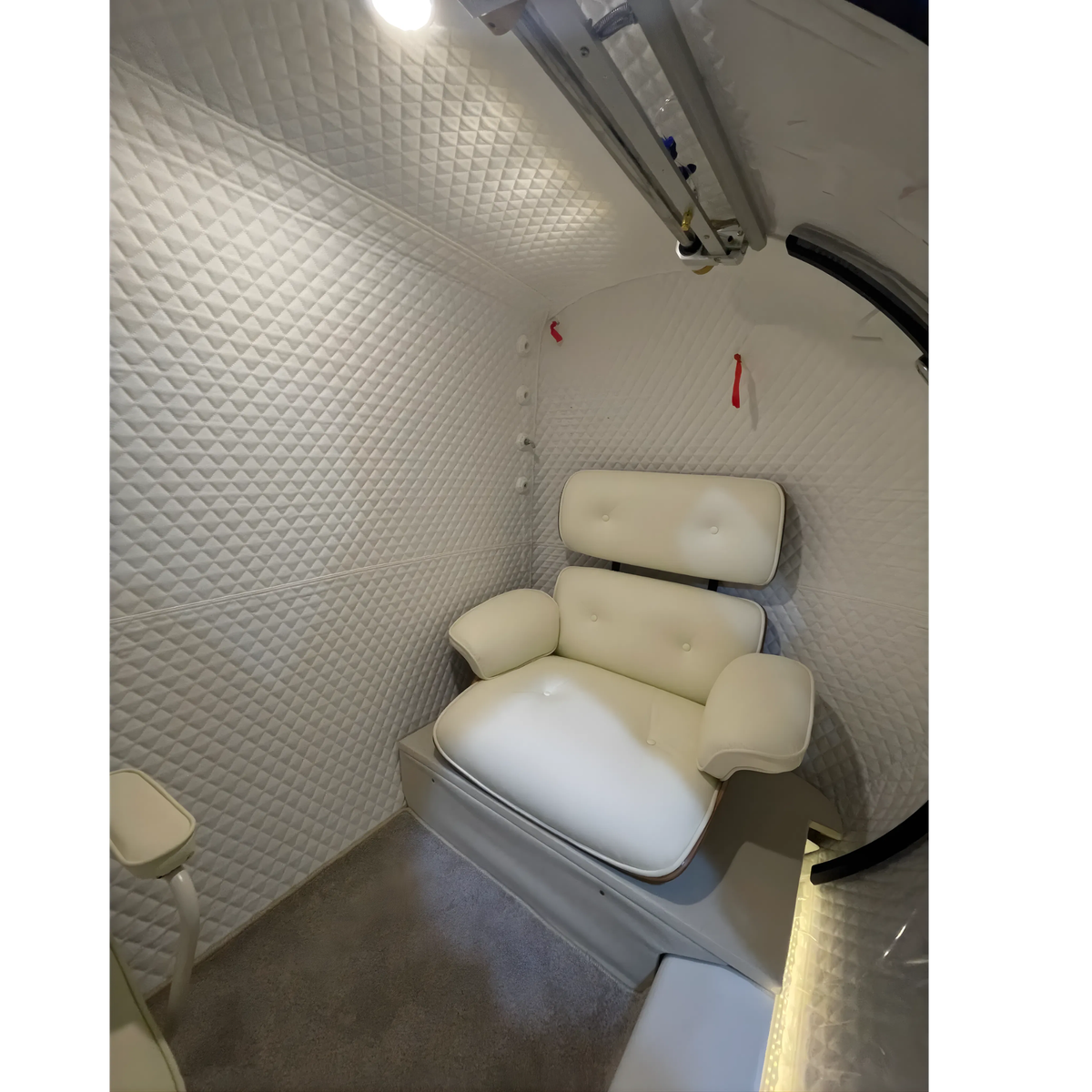 Macy-Pan HE5000 Mini Multiplace Hard-Shell Hyperbaric Chamber – single lounge chair inside