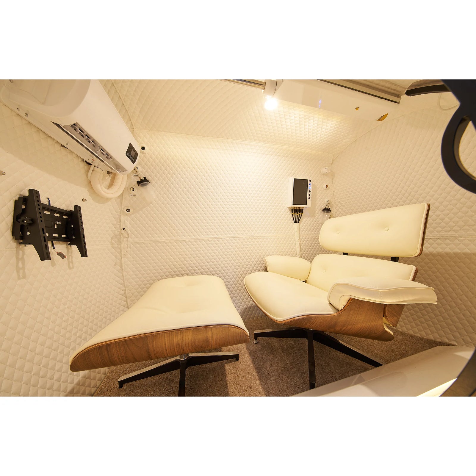 Macy-Pan HE5000 Mini Multiplace Hard-Shell Hyperbaric Chamber – two lounge chairs and air conditioner