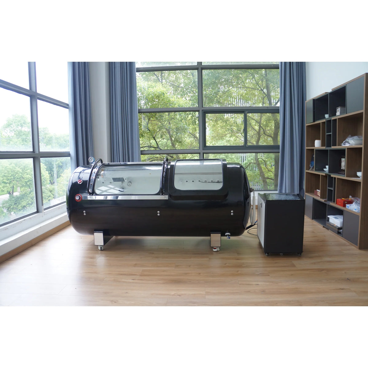 Macy-Pan HP2202-90 Diamond Hard-Shell Hyperbaric Chamber – chamber in a room with large windows