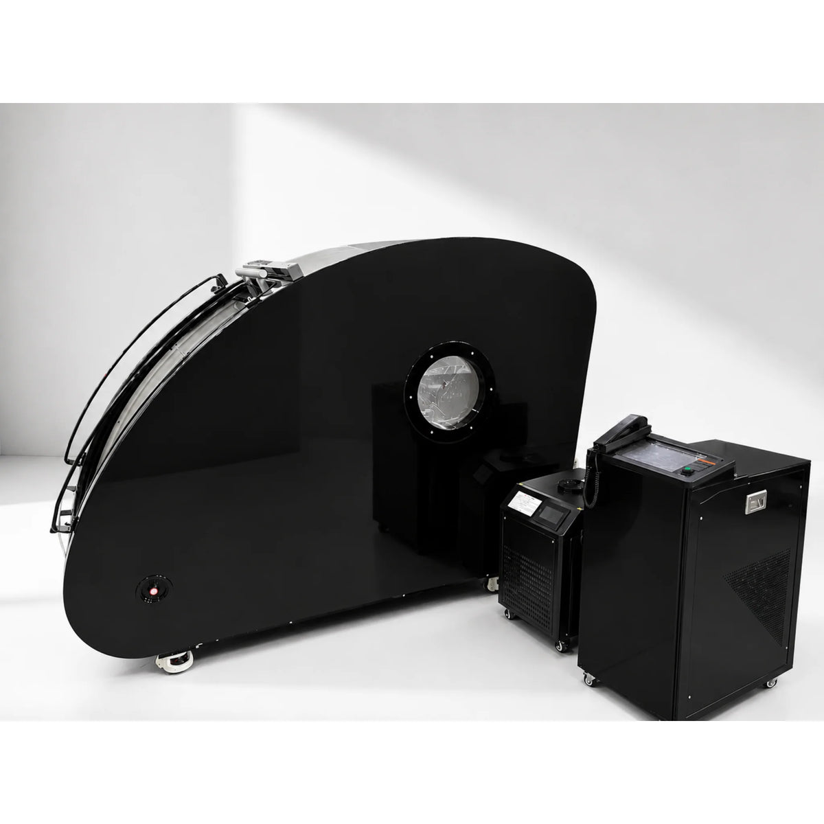 Macy-Pan HP750 Hard-Shell Sitting Hyperbaric Chamber – chamber with the air conditioner unit beside it