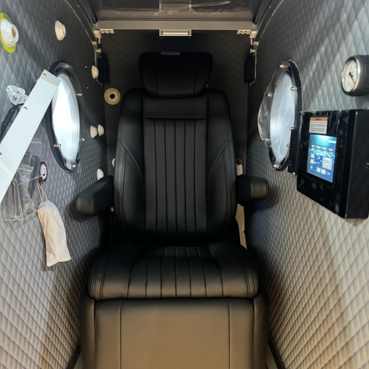 Macy-Pan HP750 Hard-Shell Sitting Hyperbaric Chamber – interior seat and control screen