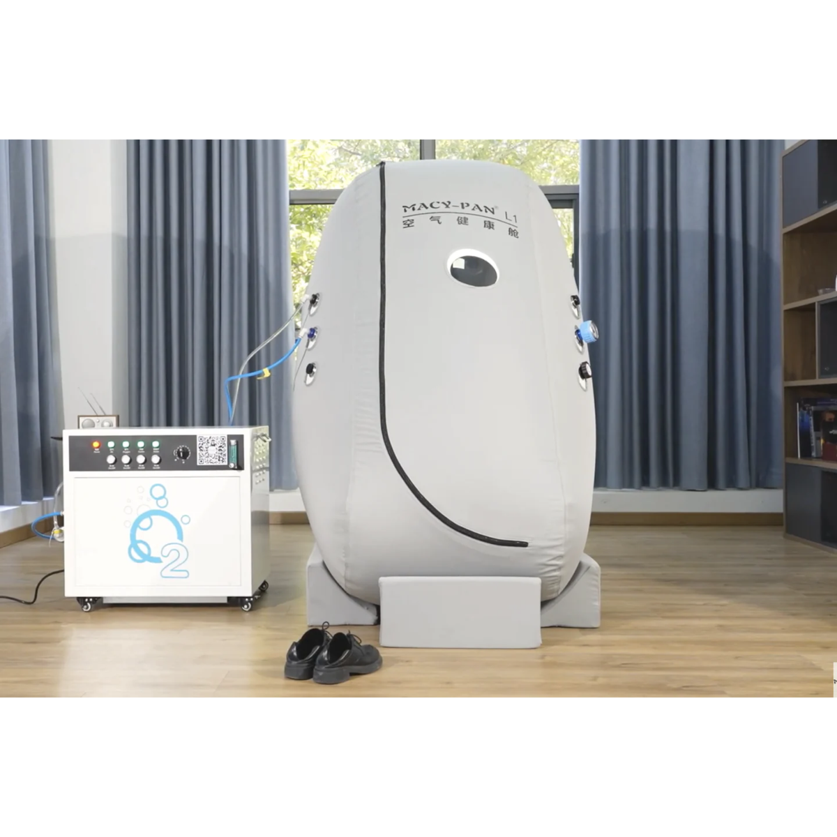 Macy-Pan L1 Sitting Hyperbaric Chamber – chamber next to a control unit