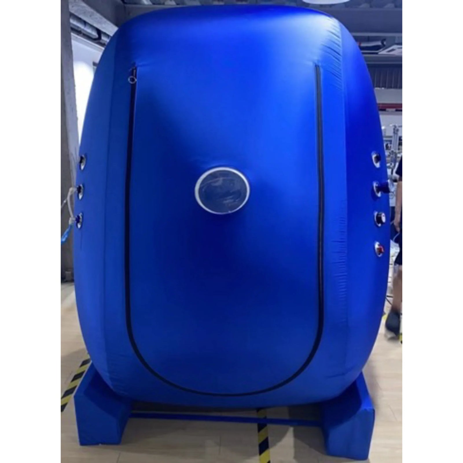 Macy-Pan MC4500 Vertical Soft Hyperbaric Chamber – front view in a workshop
