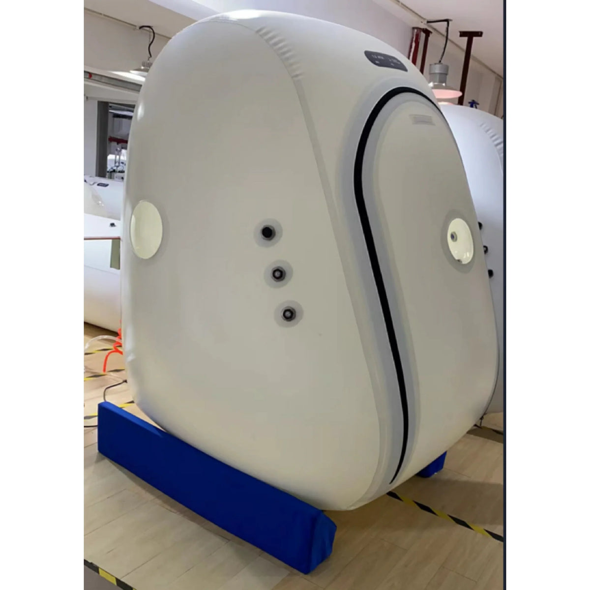 Macy-Pan MC4500 Vertical Soft Hyperbaric Chamber – white chamber version
