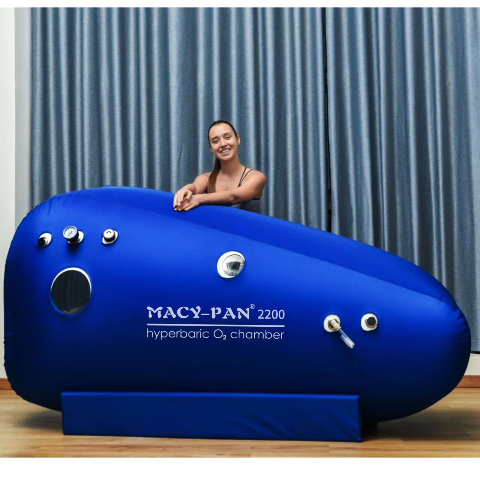 Macy-Pan ST2200 Sitting Hyperbaric Chamber – woman leaning on the chamber