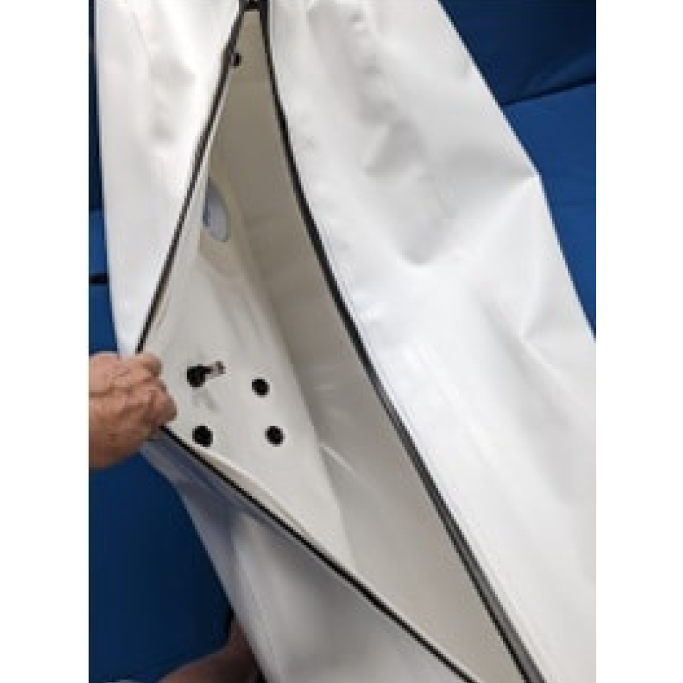 Newtowne C4 Portable Shoe Hyperbaric Chamber – close-up of the entry zipper