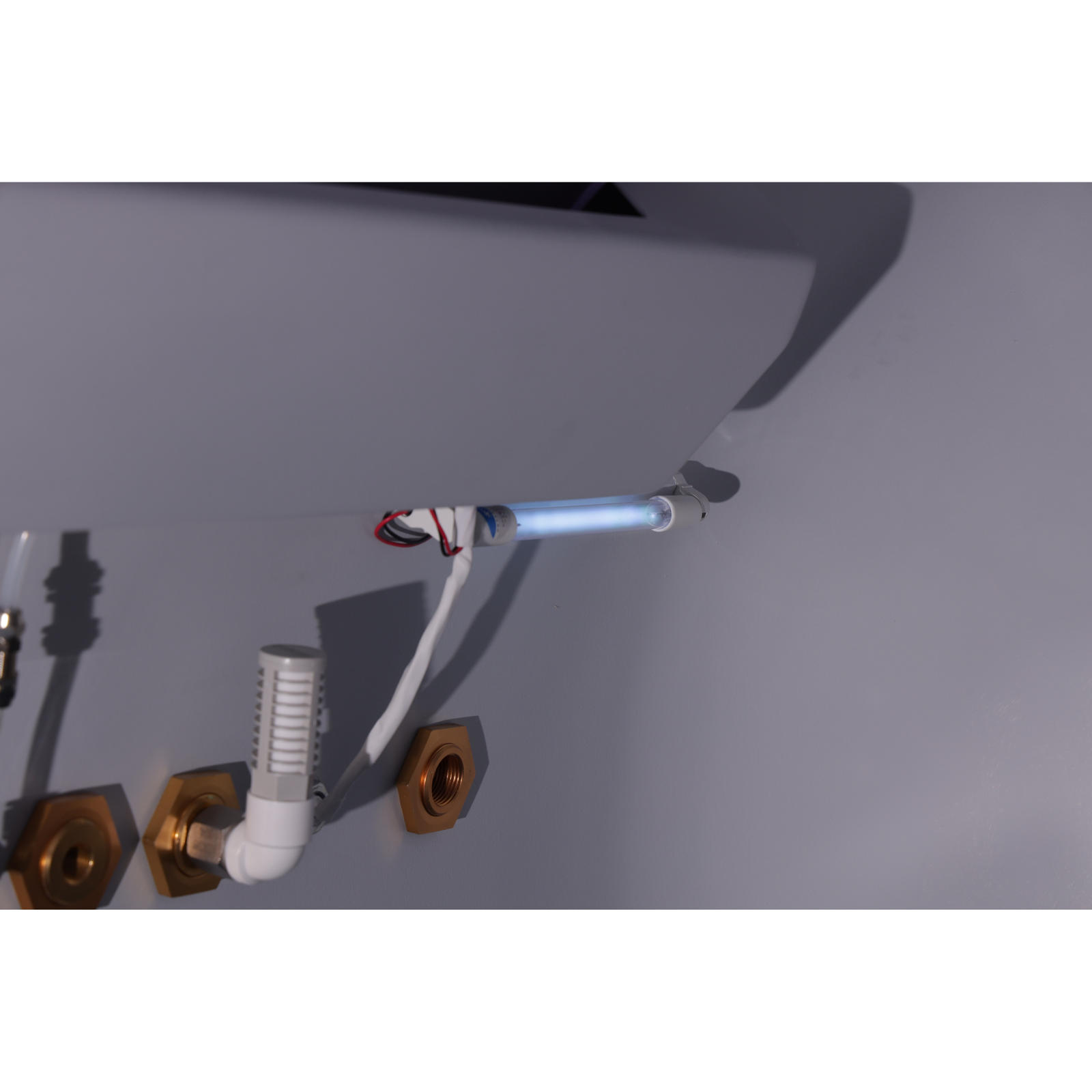 Oxyair OLV-YTD02 2.0 ATA Hard-Shell Hyperbaric Chamber – brass fittings and interior lighting