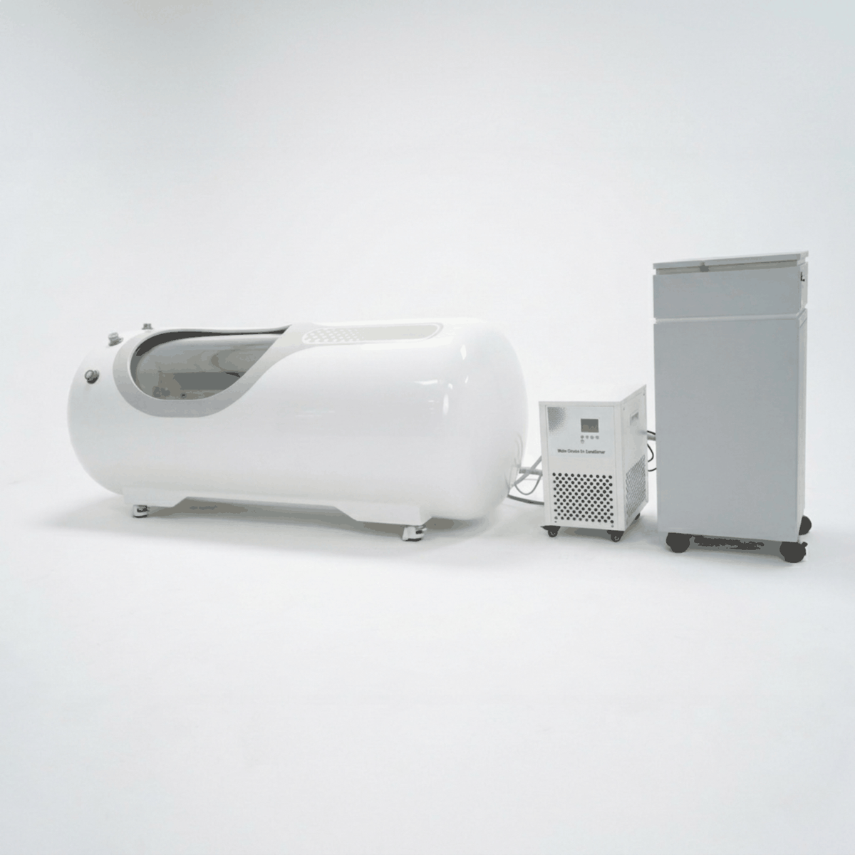 Oxyair OLV-YTD04 1.5–2.0 ATA Hard-Shell Hyperbaric Chamber – white chamber with a tall machine