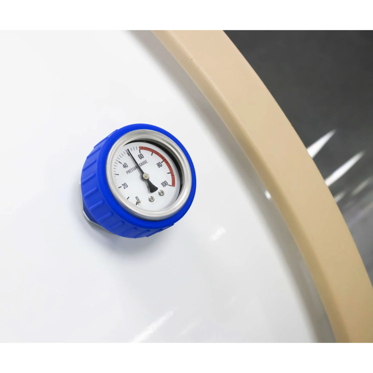 OxyRevo Quest36 Hard-Shell Hyperbaric Chamber – close-up of the pressure gauge