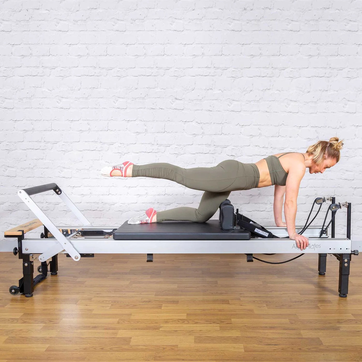 Align-Pilates C8 Pro Pilates Reformer